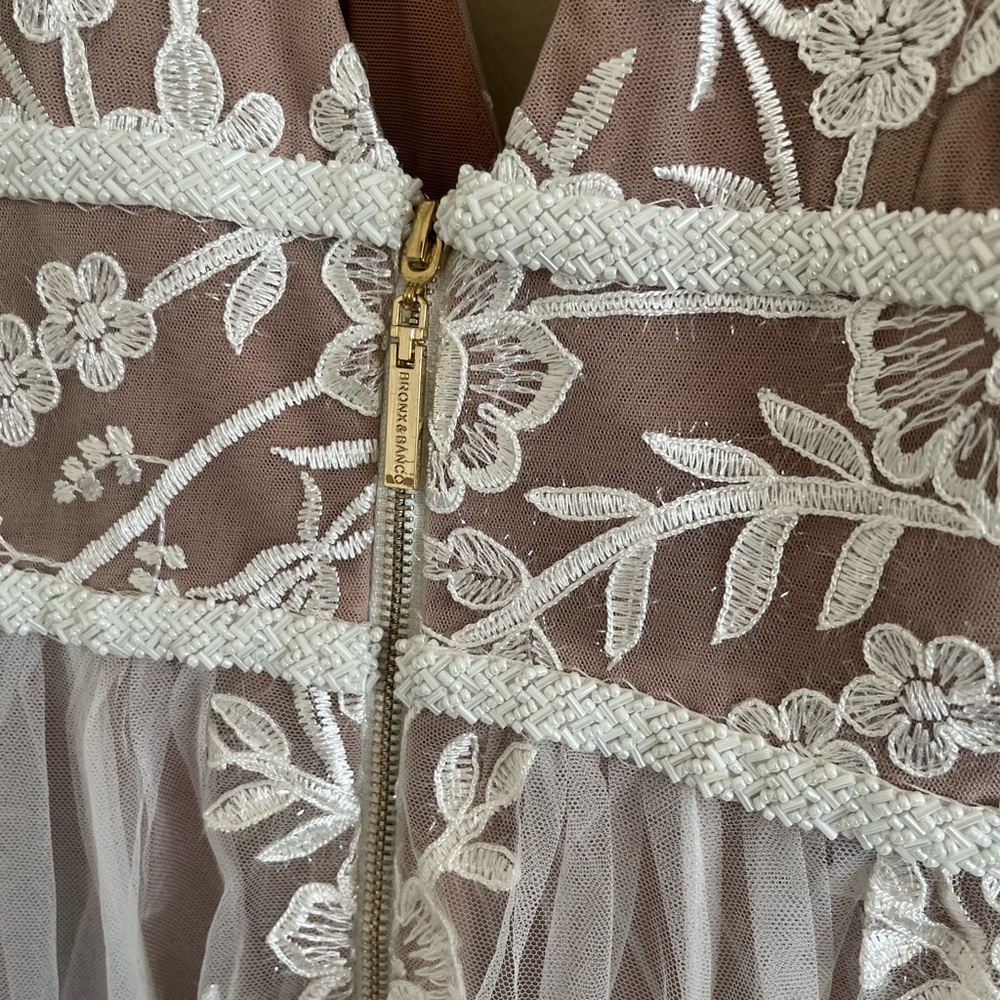 Bronx & Banco Tunisia White Floral Bridal Gown size US 4 (small) NEW! With tags! - Picture 12 of 12